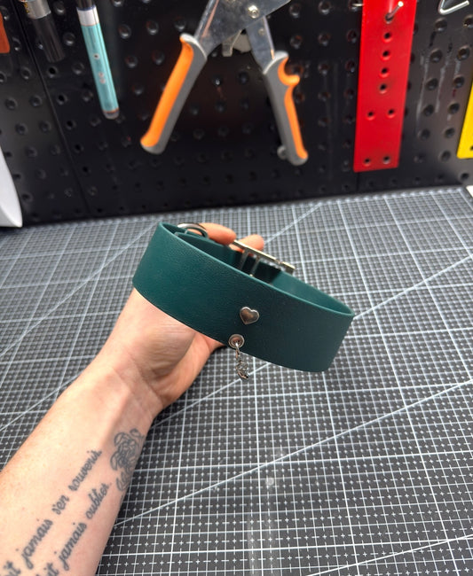 Coeur sur la patte - Couleurs en stock