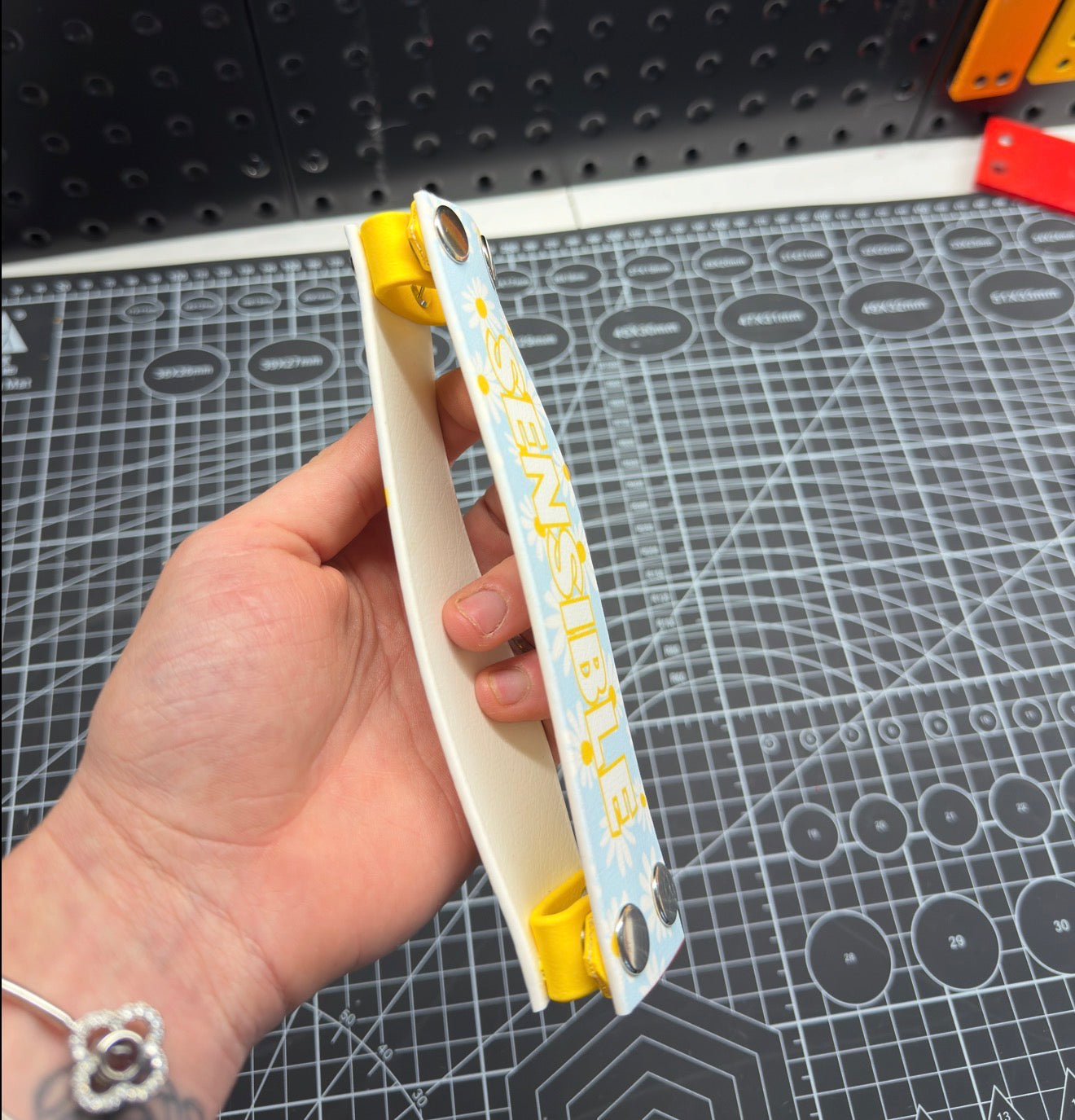 Dogscode pour laisses en UV (2 Faces) - SENSIBLE